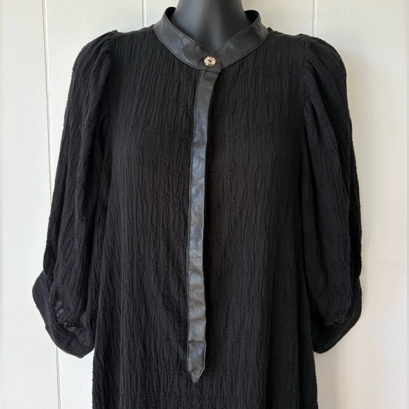 Heidi Merrick Black Textured Shift Dress | Size 4 - Picture 4 of 11